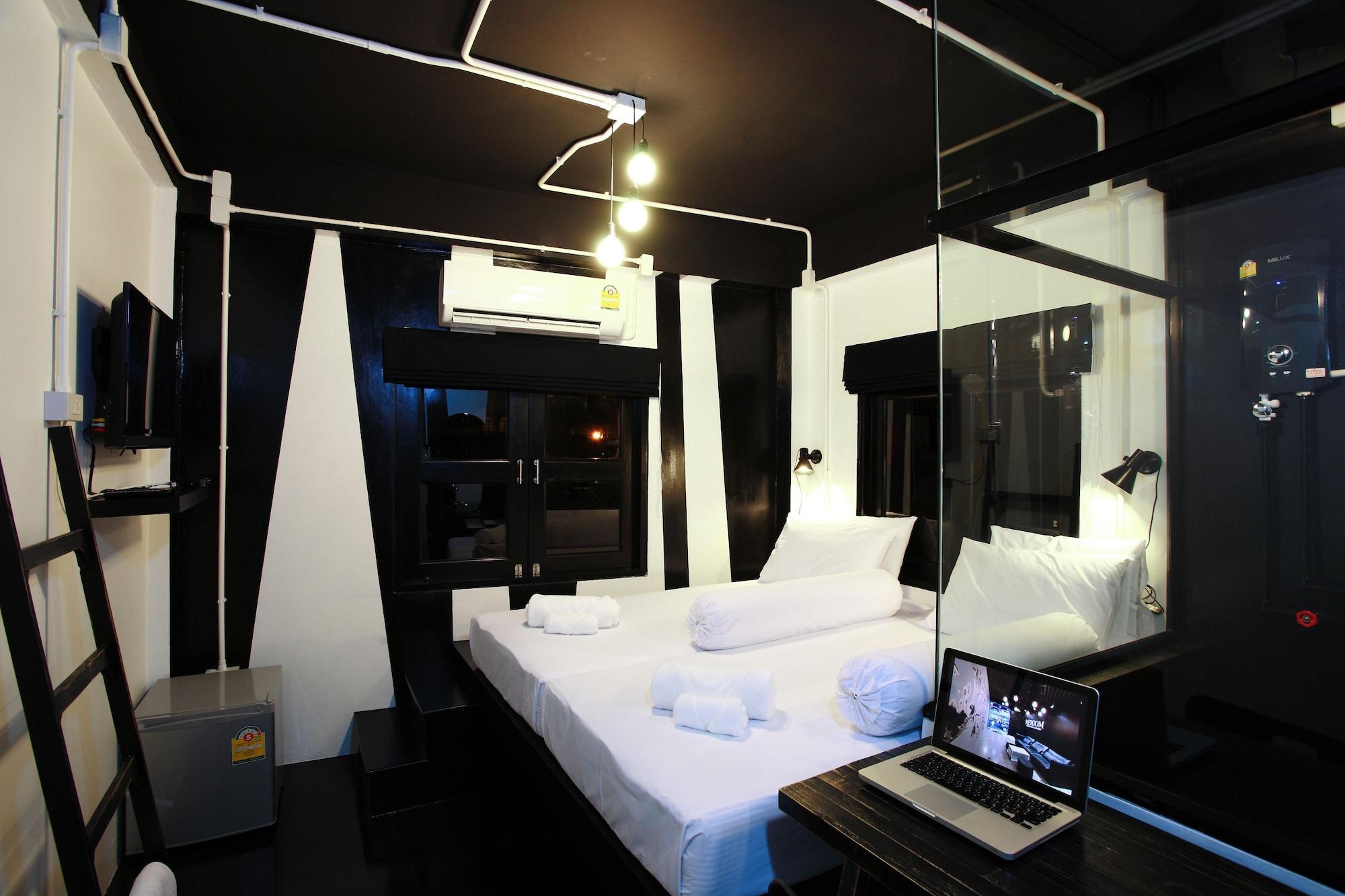 Meroom Phuket Esterno foto