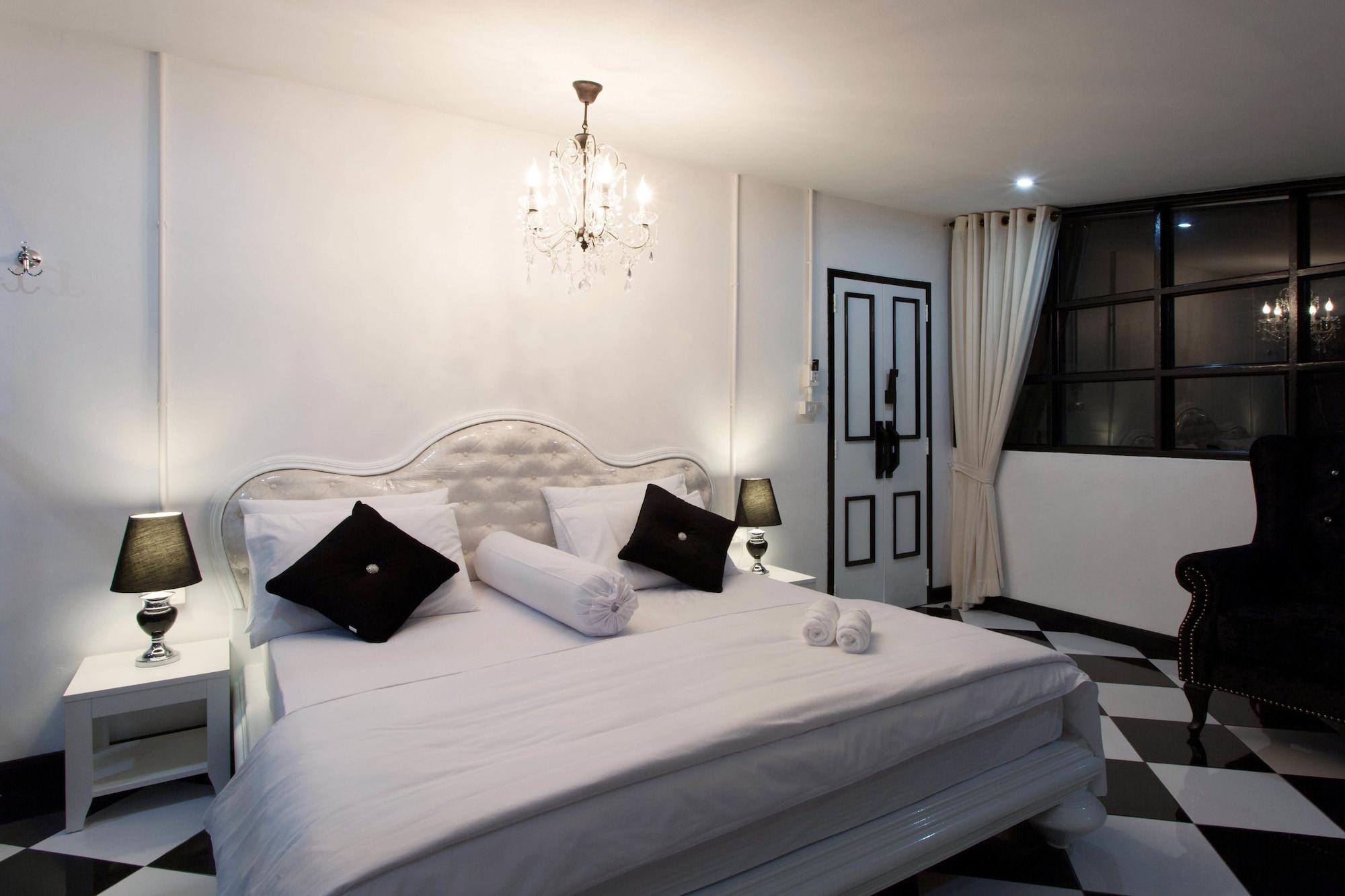 Meroom Phuket Esterno foto