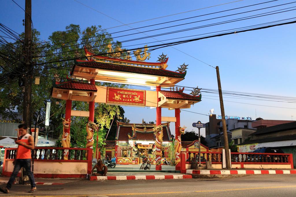 Meroom Phuket Esterno foto