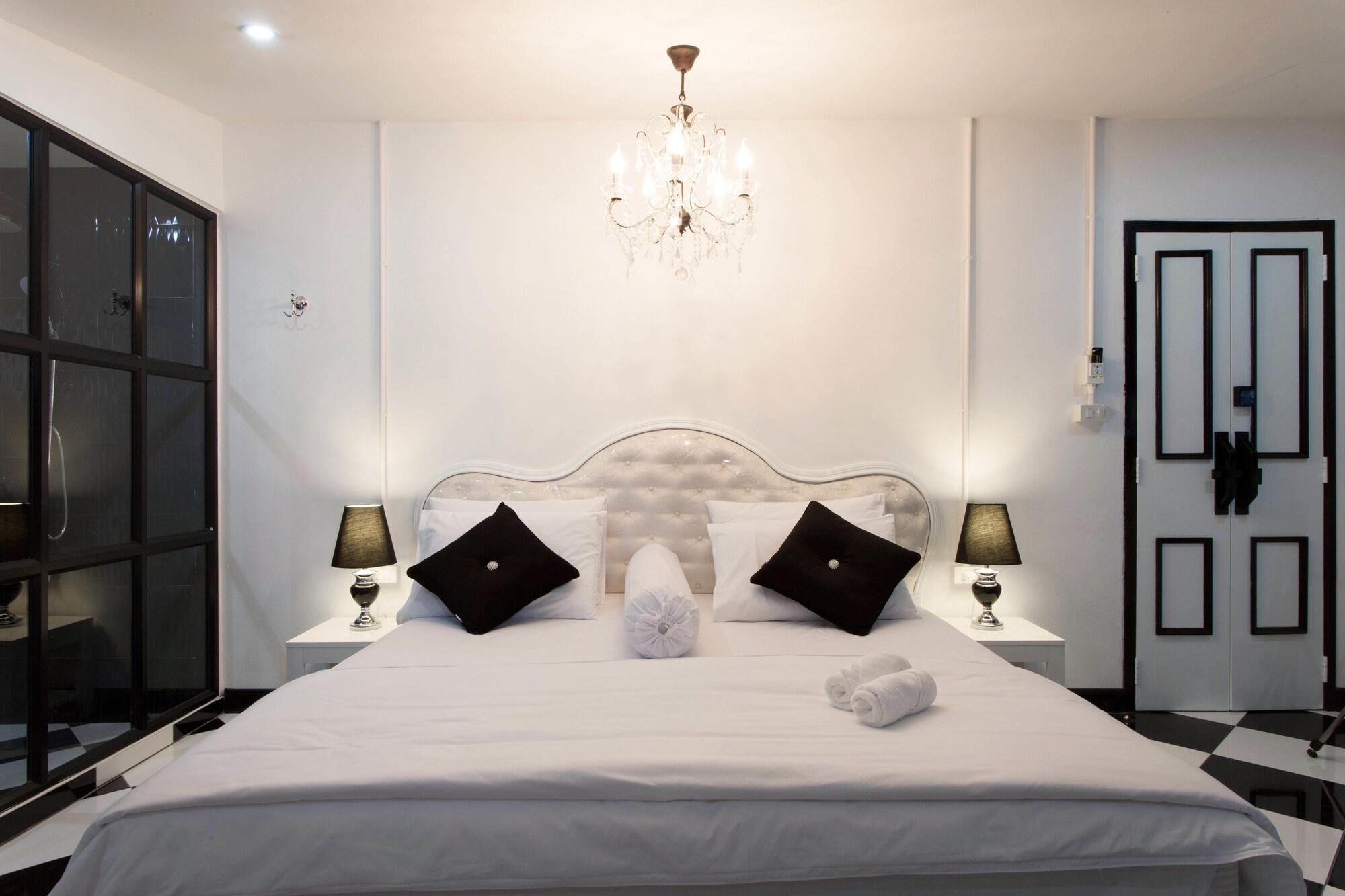 Meroom Phuket Esterno foto