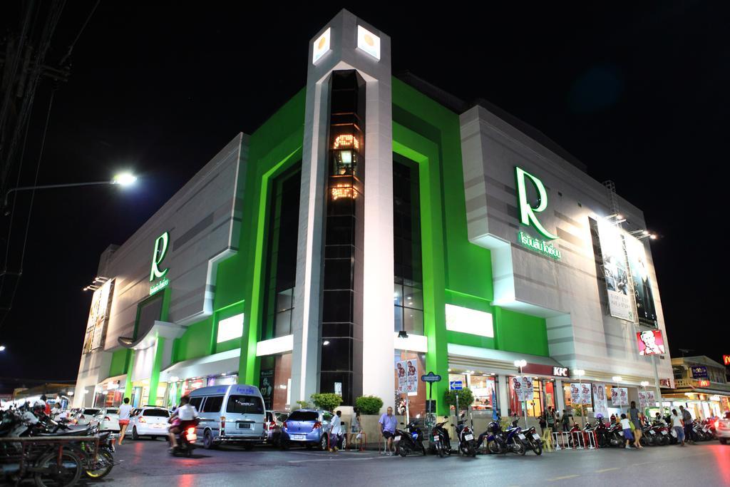 Meroom Phuket Esterno foto