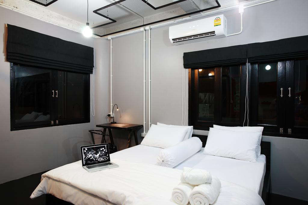 Meroom Phuket Esterno foto