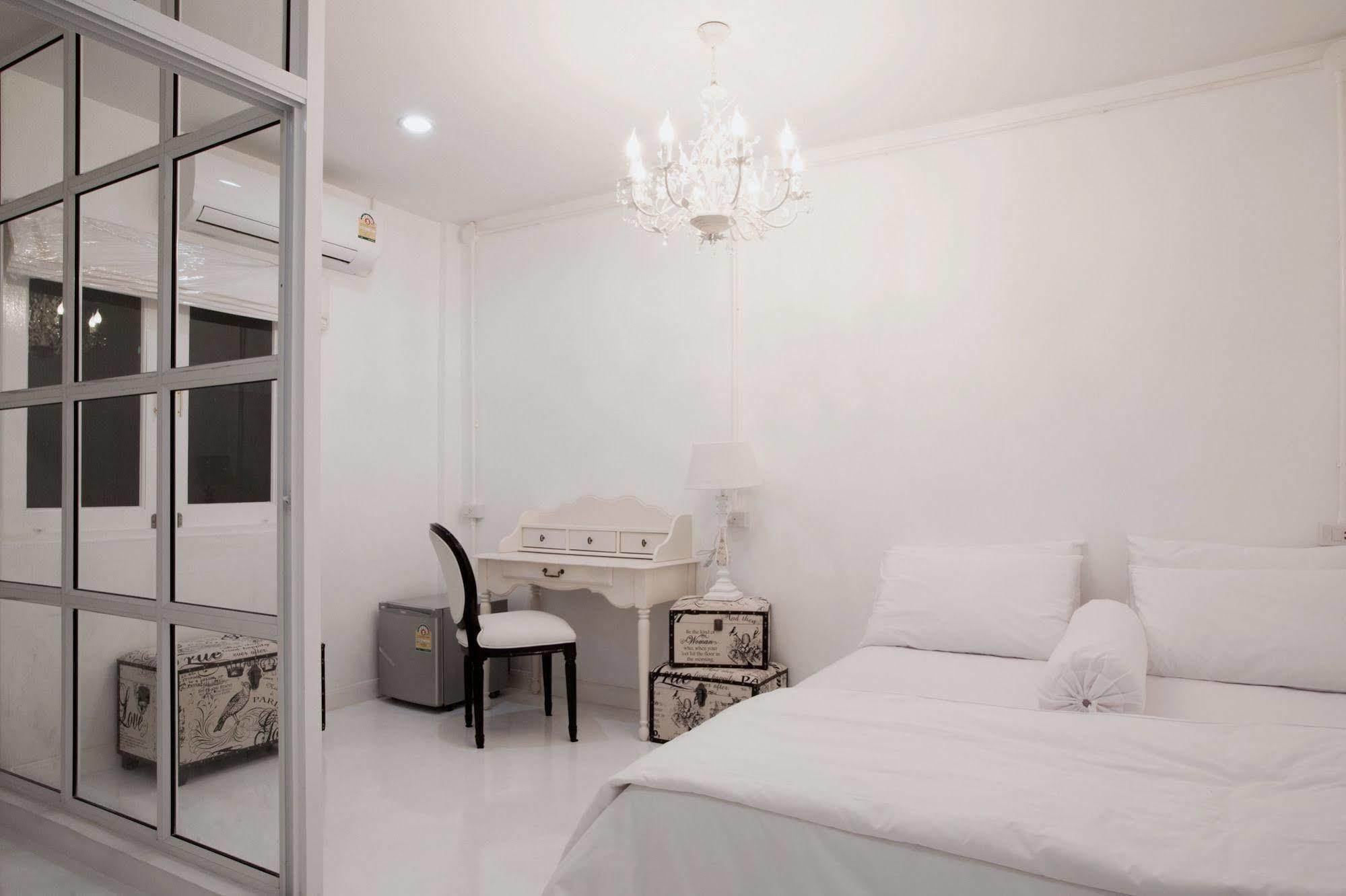 Meroom Phuket Esterno foto