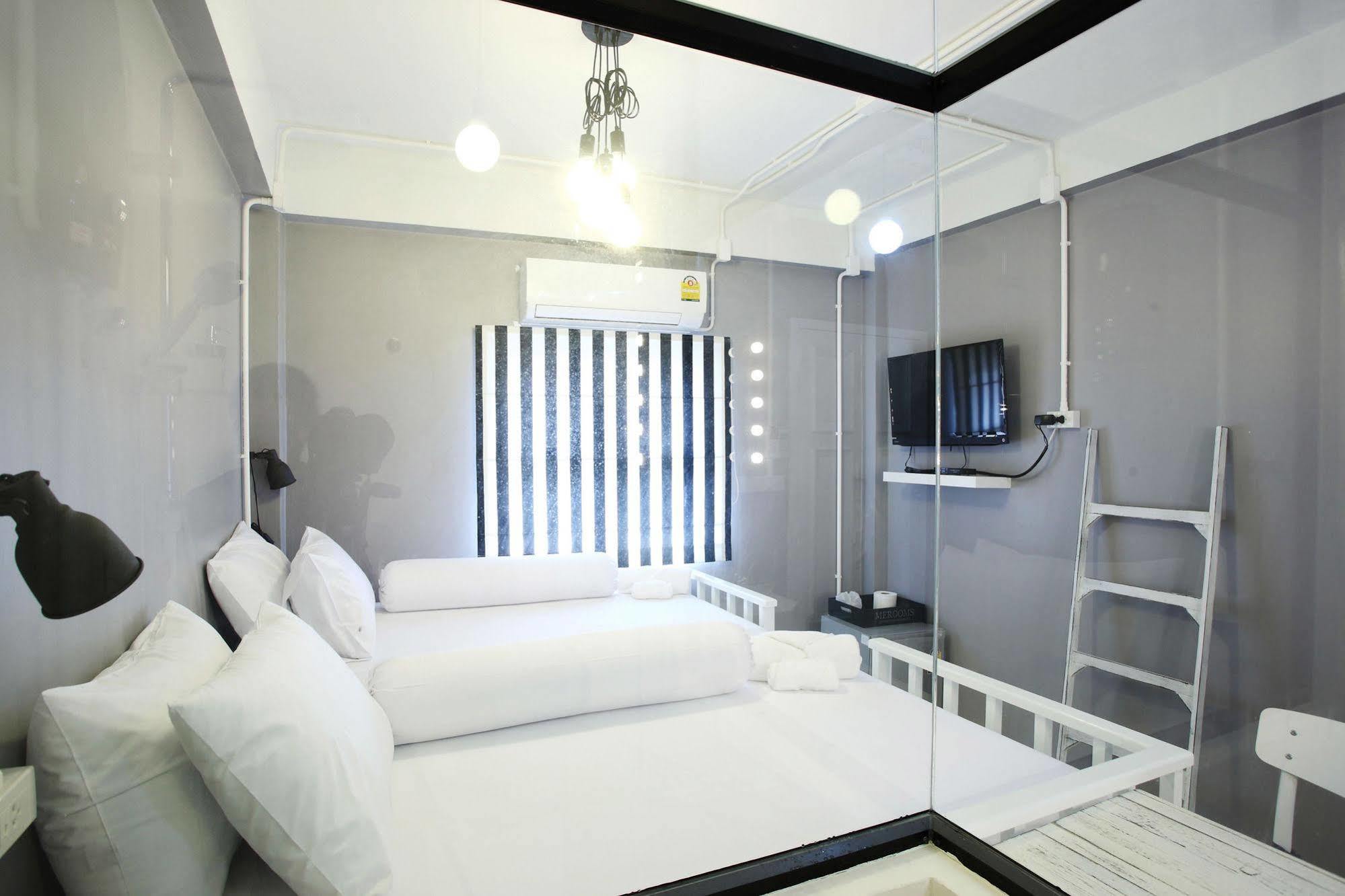 Meroom Phuket Esterno foto