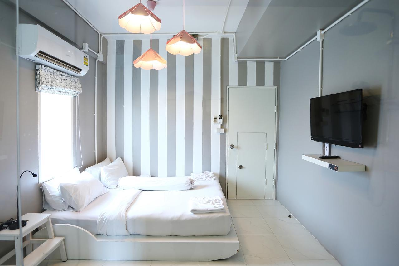 Meroom Phuket Esterno foto